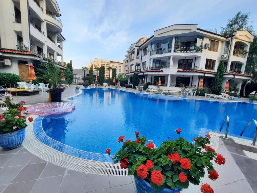 Dkapartments Chateau Valon Slăntjev Brjag Exteriör bild