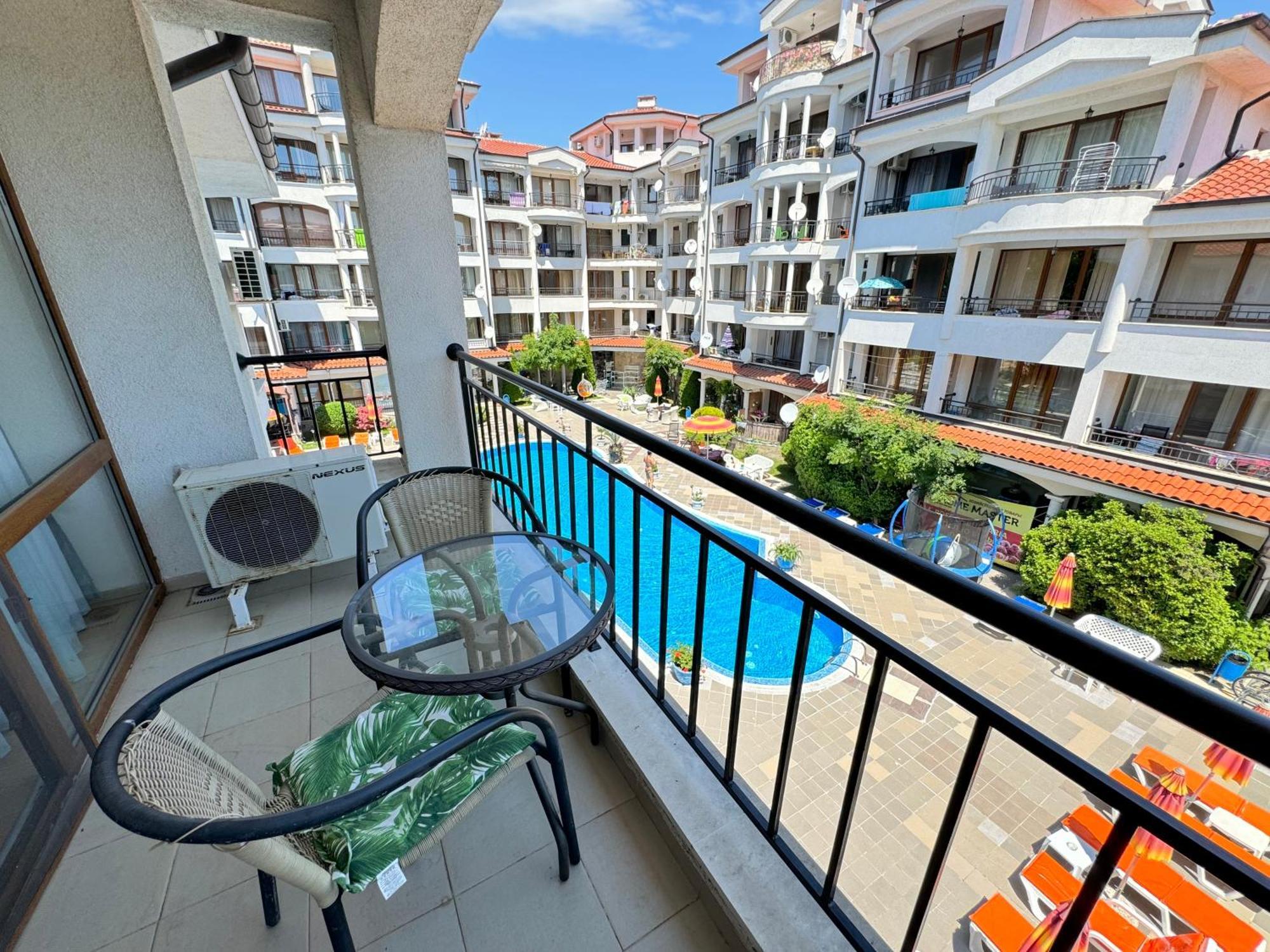 Dkapartments Chateau Valon Slăntjev Brjag Exteriör bild