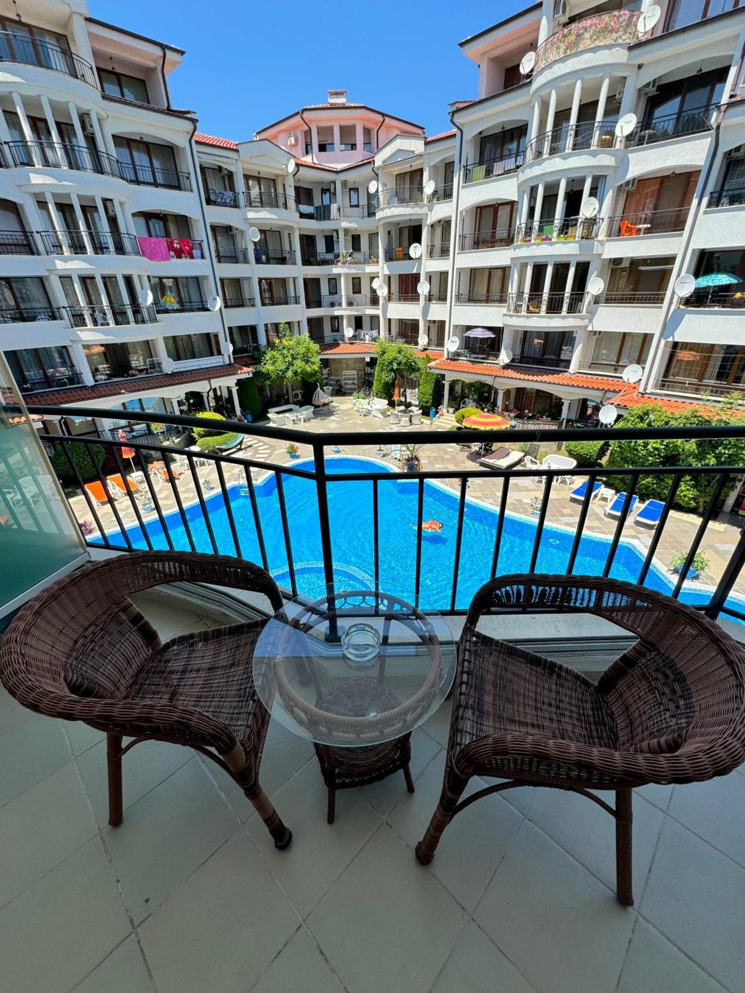 Dkapartments Chateau Valon Slăntjev Brjag Exteriör bild
